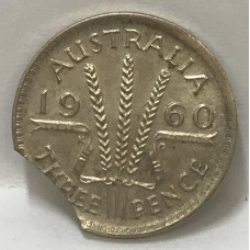 AUSTRALIA 1960 . THREEPENCE . ERROR . CLIPPED PLANCHET